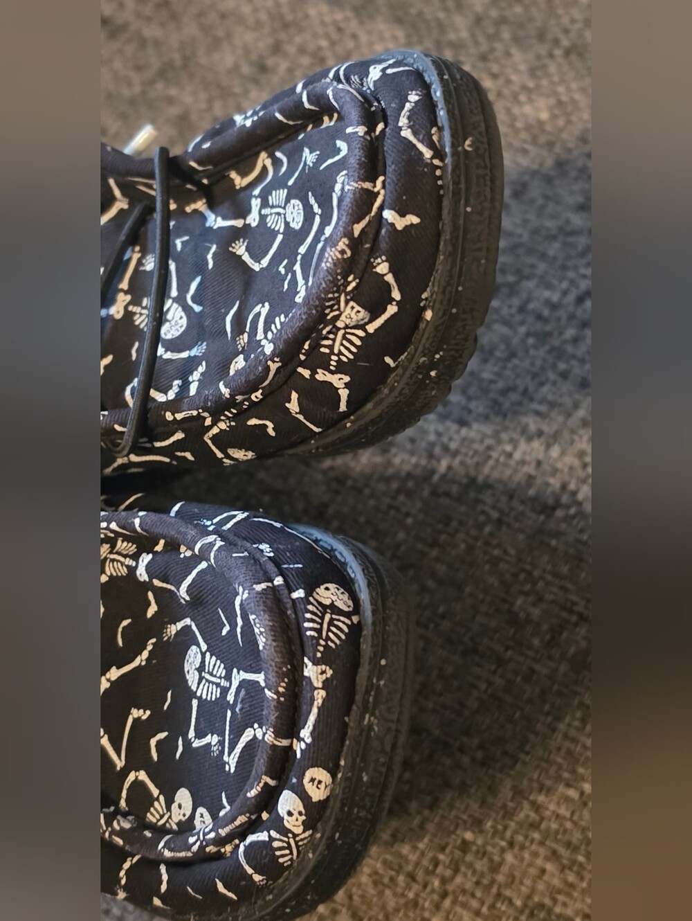 HEY DUDE Kids Halloween Black White Skelton Print Shoes Size C 13 - Picture 6 of 8